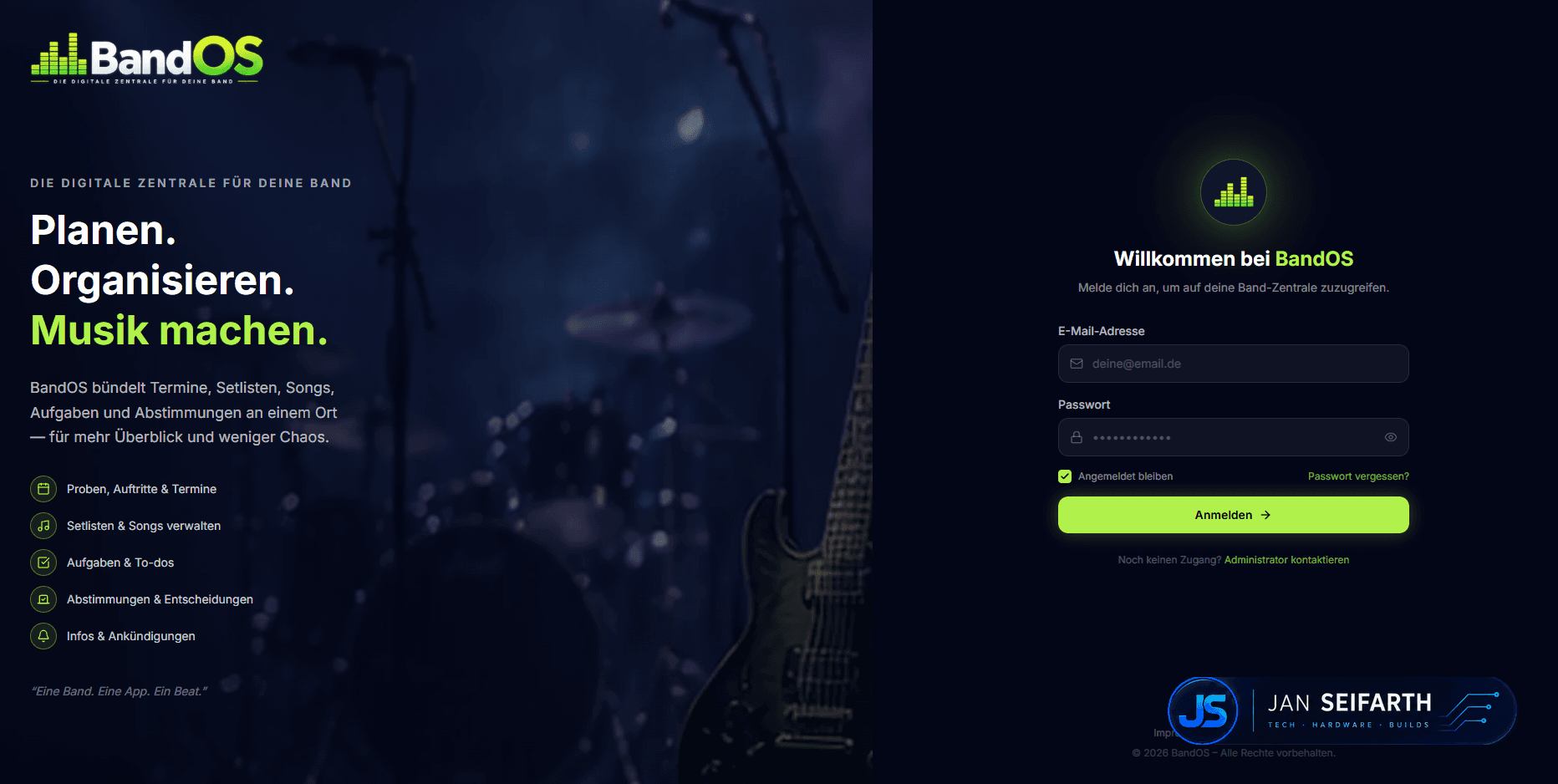 Login-Seite mit geteiltem Layout: links Feature-Highlights und Konzertbild, rechts Anmeldeformular