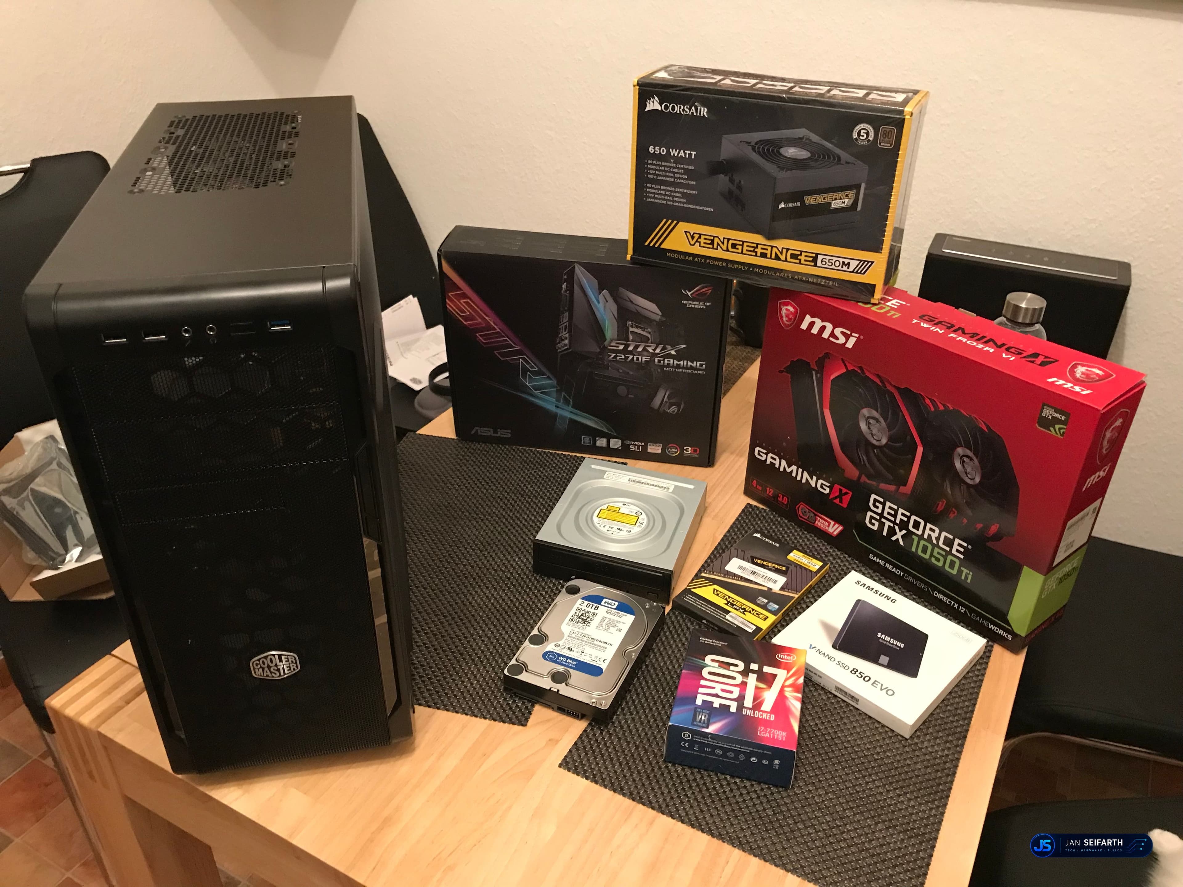 Kompaktes Z270-System, ausgelegt auf ruhigen Betrieb statt auf Optik.